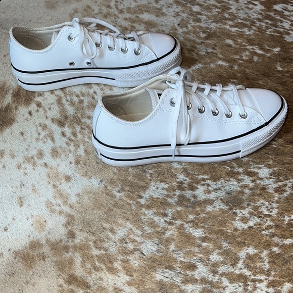 Low-top White Leather Platform Converse - Picture 3 of 5